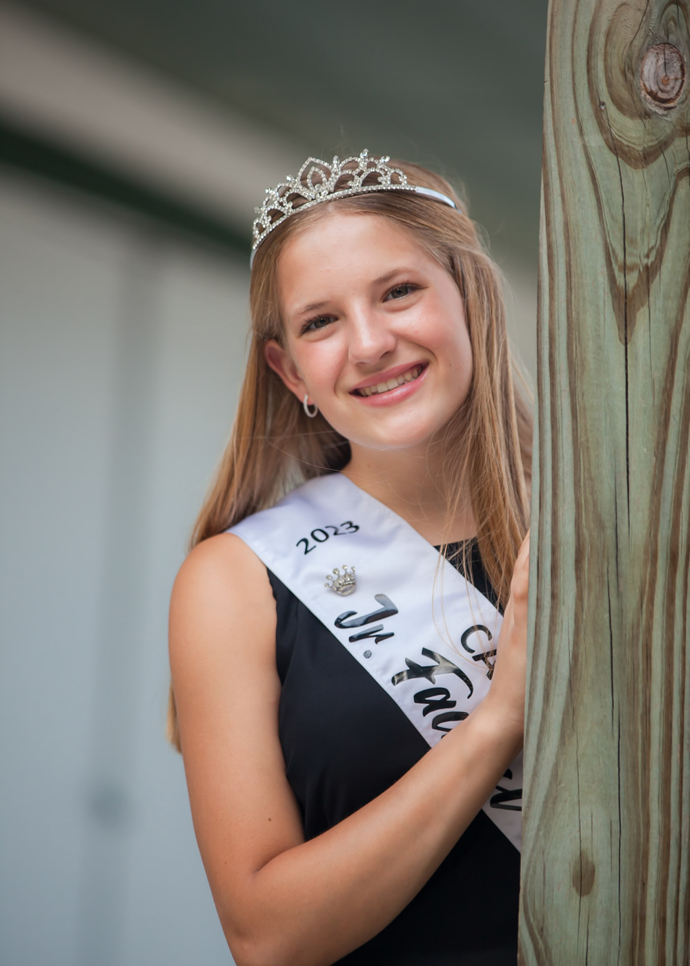 gallery3_2023 Calumet County Fairest of the Fair Emily Boll and Junior Fairest Lea Koch at the Memorial Day Parade in DePere